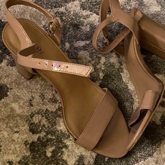 🚨👀📣 NUDE / BLACK SHOE HAUL 💛🖤🚨 - Picture 5 of 13